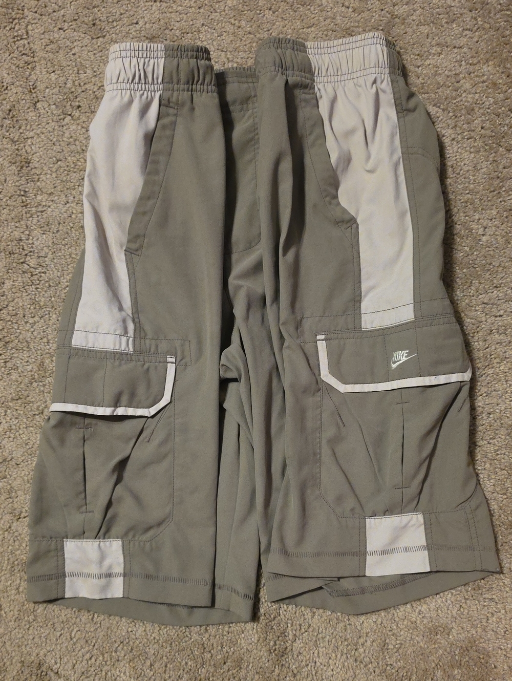 Nike Men's Olive Gray Cargo Shorts Drawstring Waist Lightweight Large